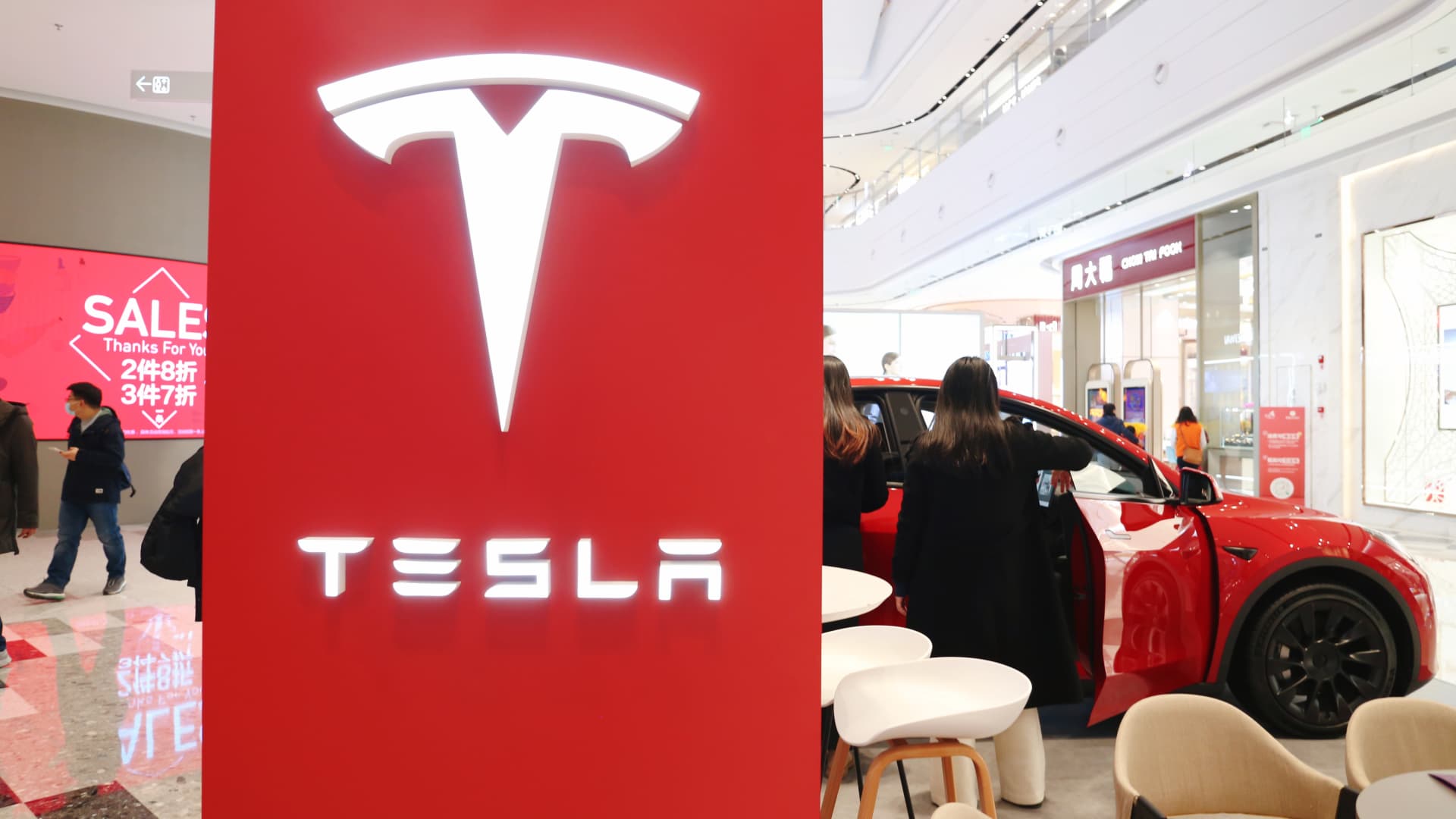 Tesla cae un 11% en Wall Street tras la compra de Twitter por Musk