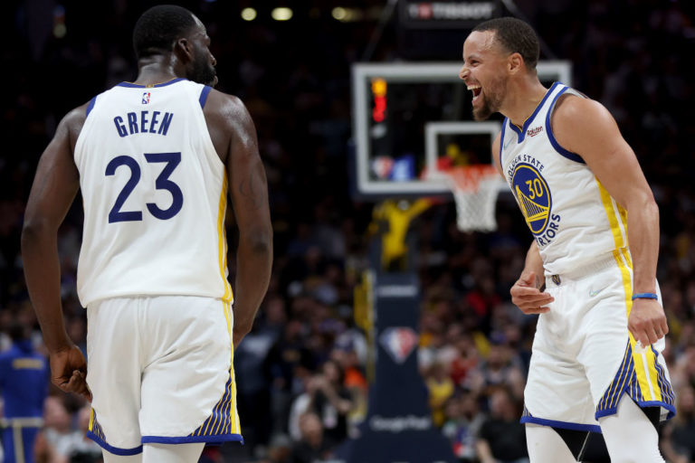 Los Warriors derrotan a los Denver y acarician pase a la siguiente ronda de la NBA
