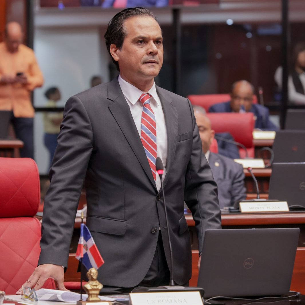 Senador Iván Silva renuncia a comisión estudia proyecto de Ley de Extinción de Dominio