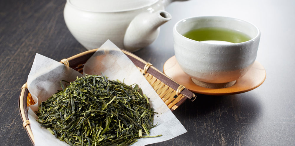 Subastan por un precio récord de casi US$15,500 un kilogramo de hojas de té japonés