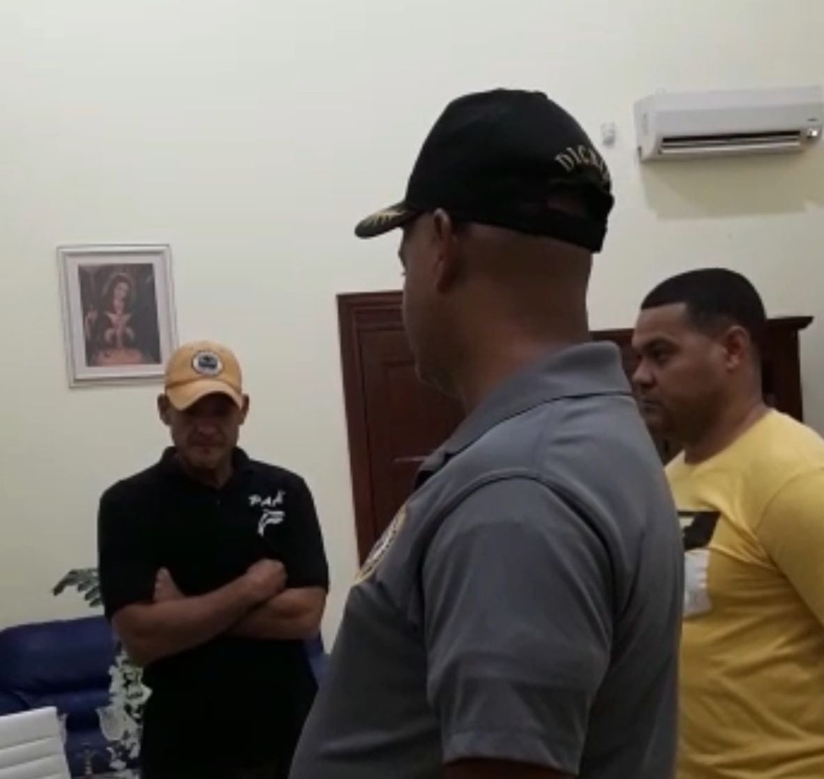 Se entrega hombre que mató a mujer de 50 puñaladas en Boca Chica delante de su hijo de 10 años