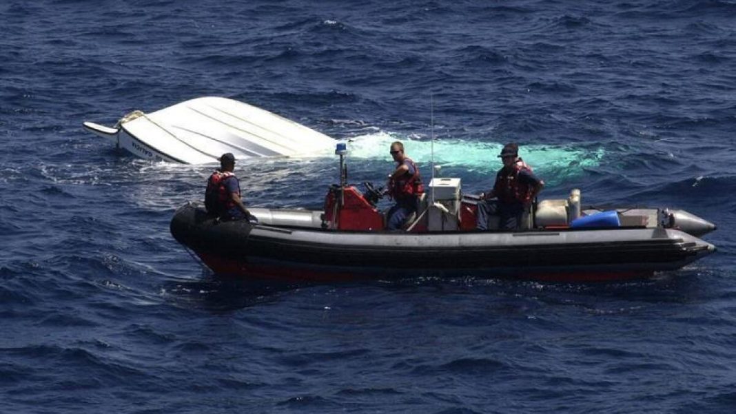 Buque rescata a pareja de alemanes que navegaba al noroeste de PR