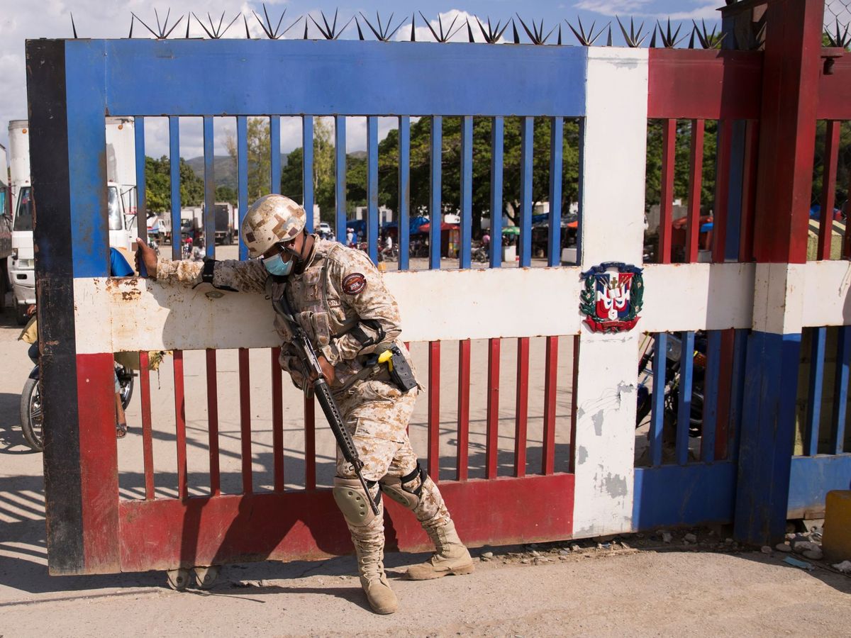 Haitianos encapuchados hieren de bala a militar que custodiaba la frontera - Noticias de hoy en República Dominicana | De Último Minuto