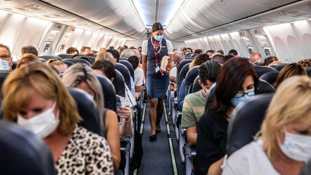 Aerolíneas de EEUU eliminan el uso obligatorio de mascarilla