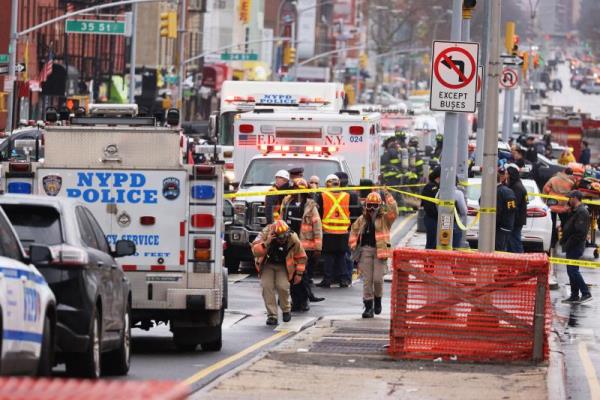 Policía busca sospechoso de tiroteo en el metro de Nueva York