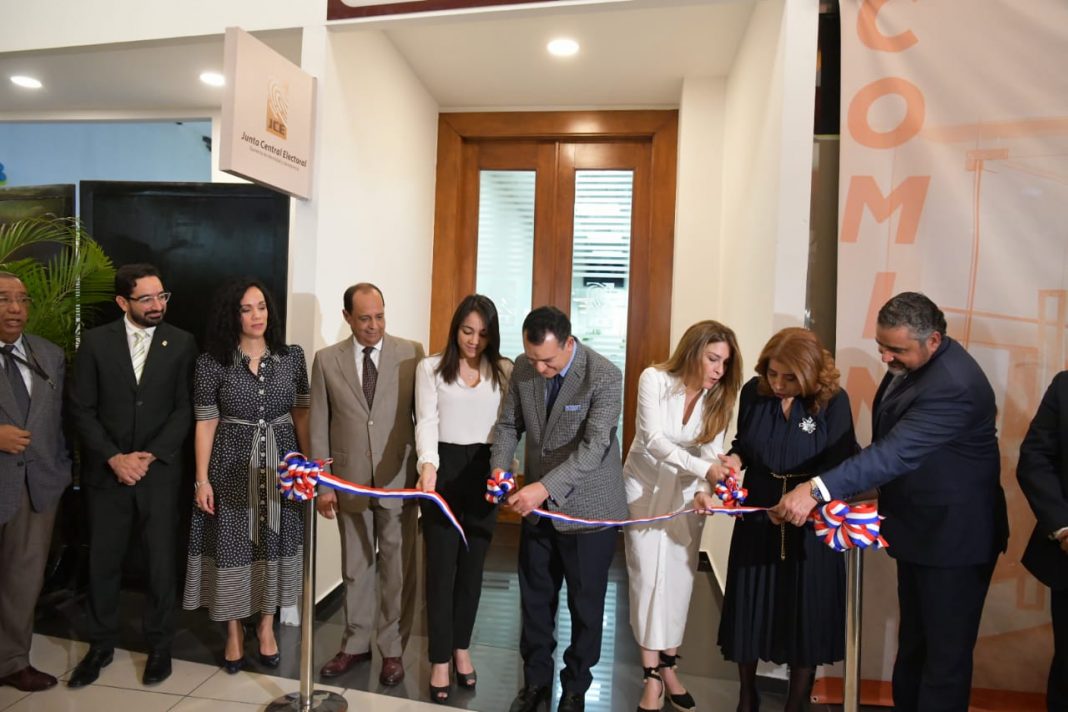 JCE inaugura centro de expedición de cedulas y actas en Galerías 360