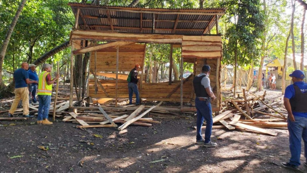 Realizan operativo para recuperar área protegida en parque Brisas del Yuna