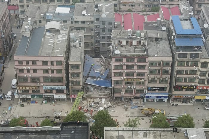 Se elevan a 53 los muertos por derrumbe de edificio en China