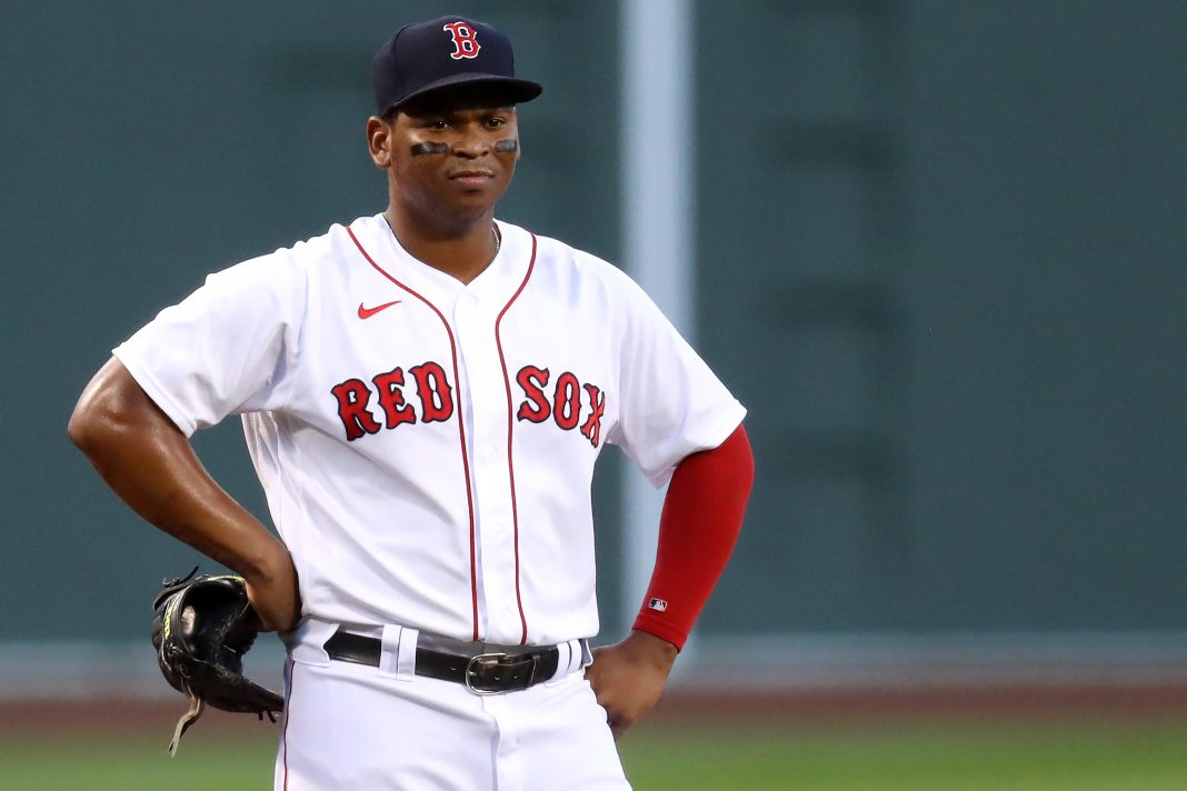 Devers se mantiene encendido con el bate en momento difícil para Boston