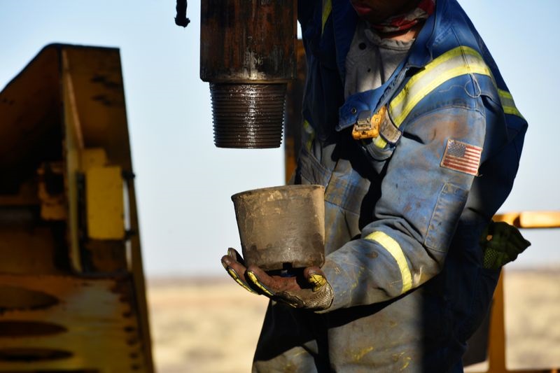 El petróleo de Texas baja un 1,6% y cierra en 112,40 dólares el barril