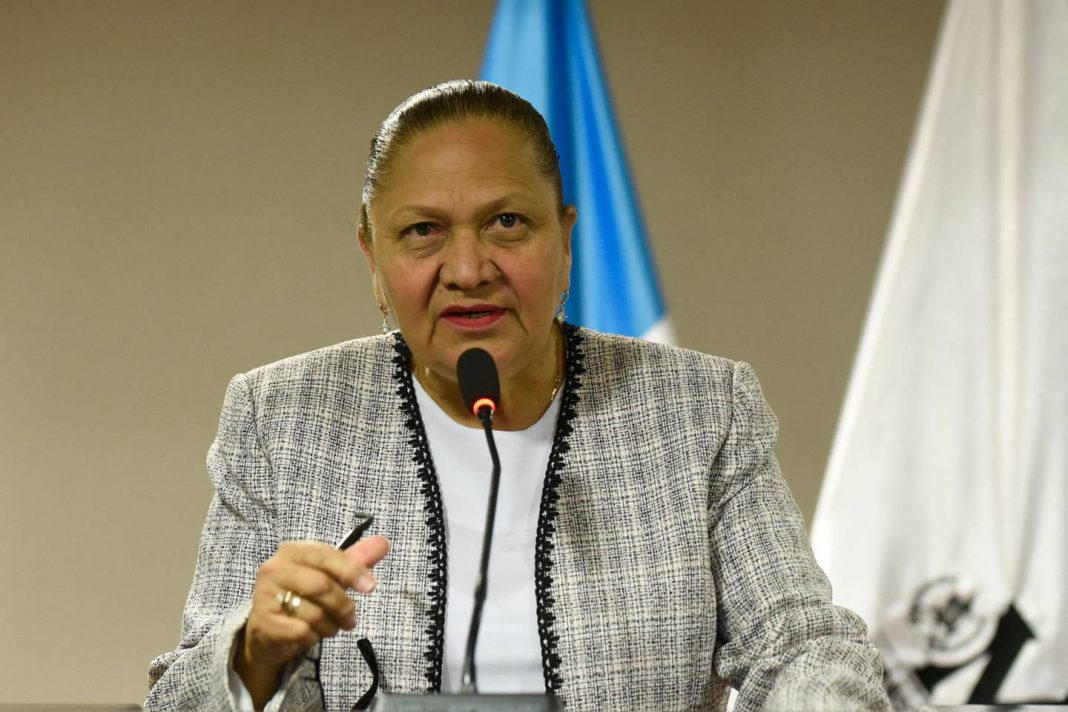 Presidente de Guatemala reelige fiscal general sancionada por EEUU en 2021