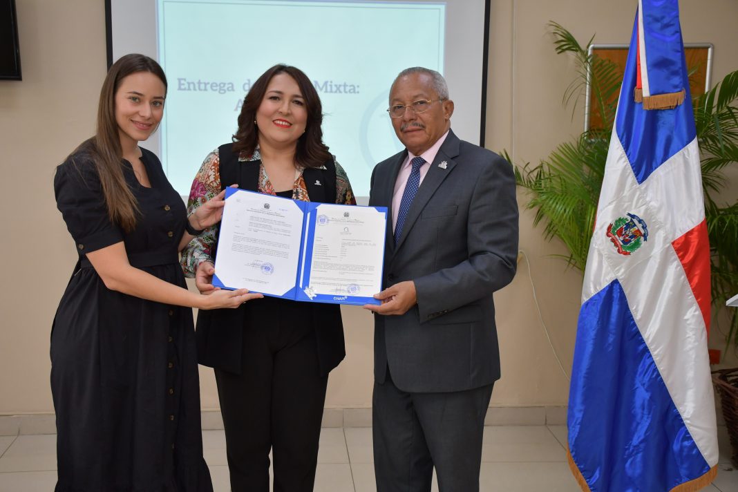 Acroarte recibe certificado Marca Mixta de ONAPI