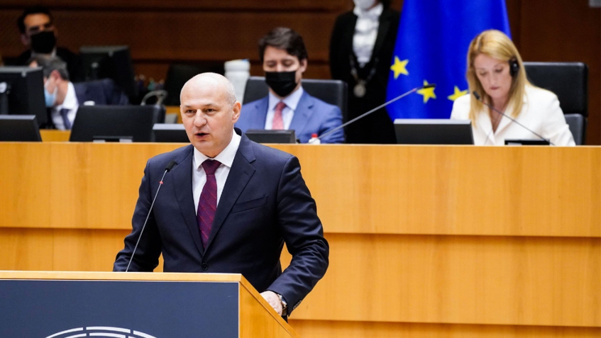 Eurodiputado califica de “hipócritas” las sanciones contra Rusia