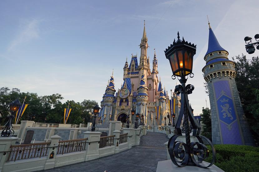 Senador republicano busca arrebatar a Disney derechos especiales de copyright