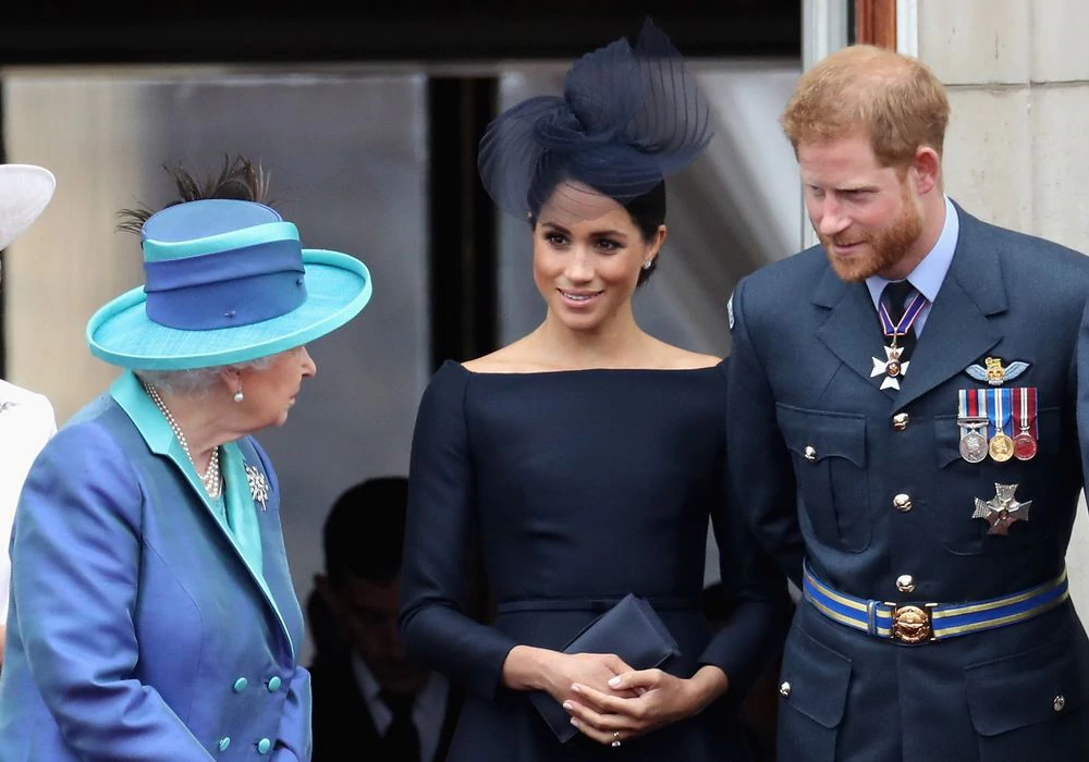 Isabel II prohíbe presencia de Meghan, Harry y Andrés en el acto por sus 70 años de reinado