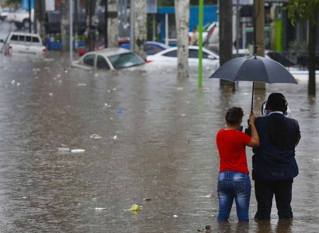 Onda tropical en Nicaragua deja un muerto y cuantiosos daños