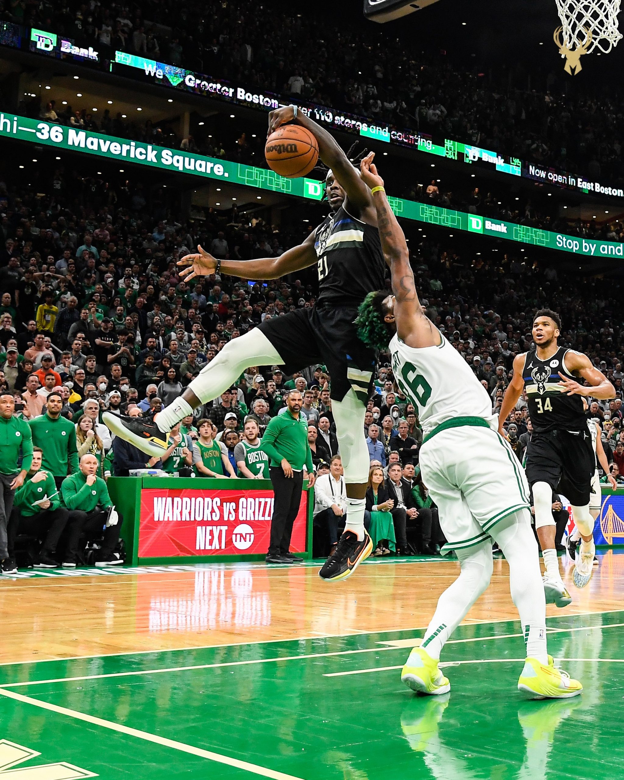 Jrue Holiday silencia Boston y los Bucks acarician la final del Este