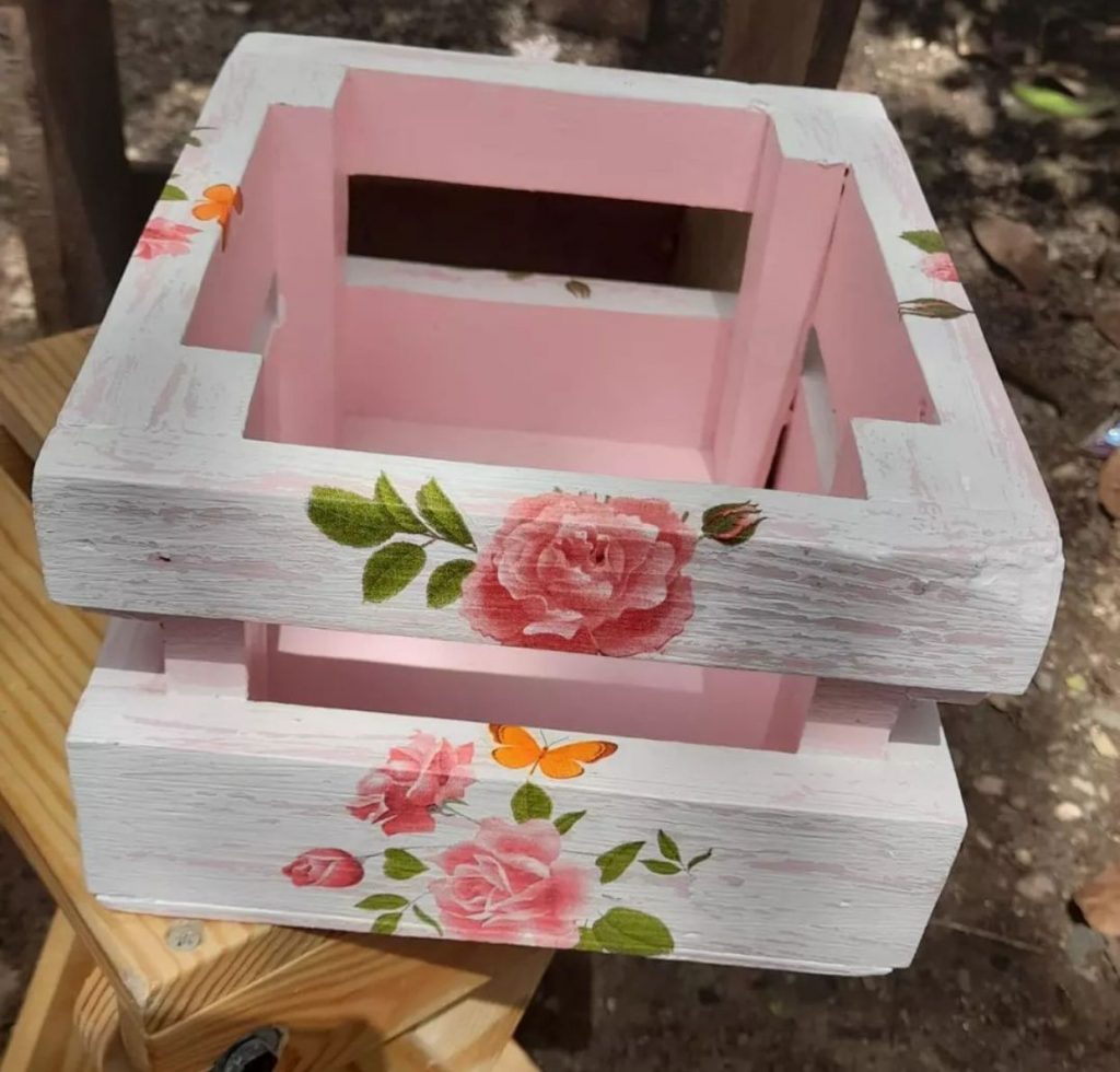 Artesana Ángela Tamara trabaja la madera para sustentar a su familia - Noticias de hoy en República Dominicana | De Último Minuto