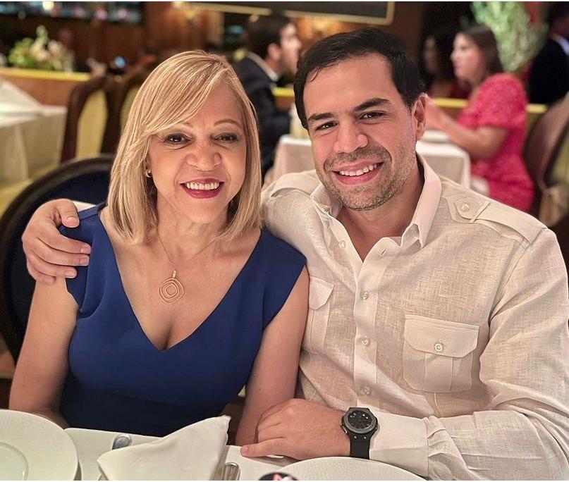 Famosos honran a sus madres en las redes sociales - Noticias de hoy en República Dominicana | De Último Minuto