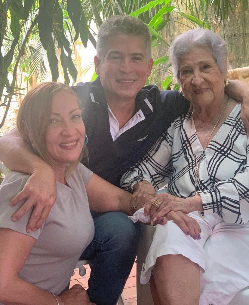 Famosos honran a sus madres en las redes sociales - Noticias de hoy en República Dominicana | De Último Minuto