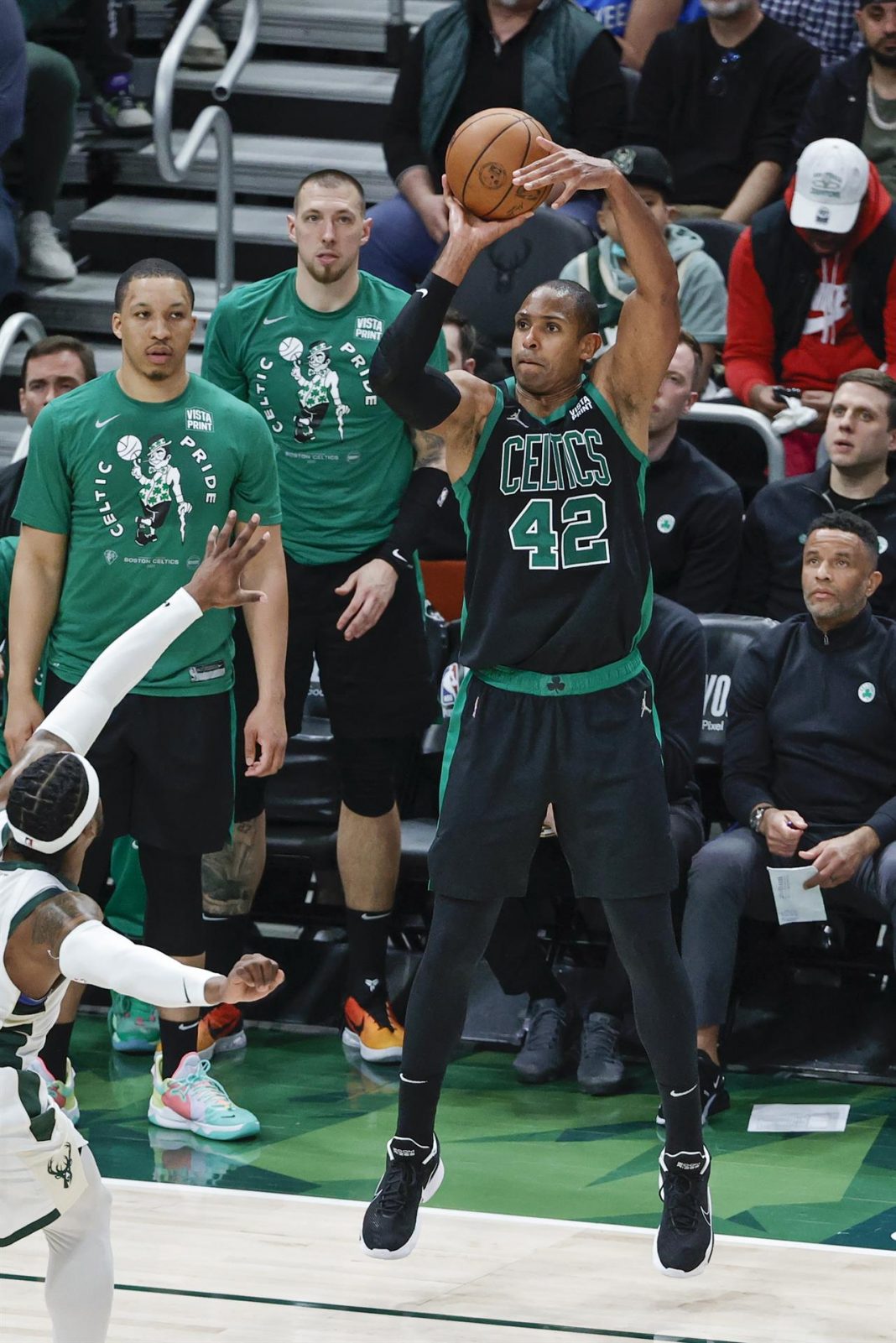¡Al Horford está de vuelta! Se reintegra a los Celtics en Juego 2 de la final del Este