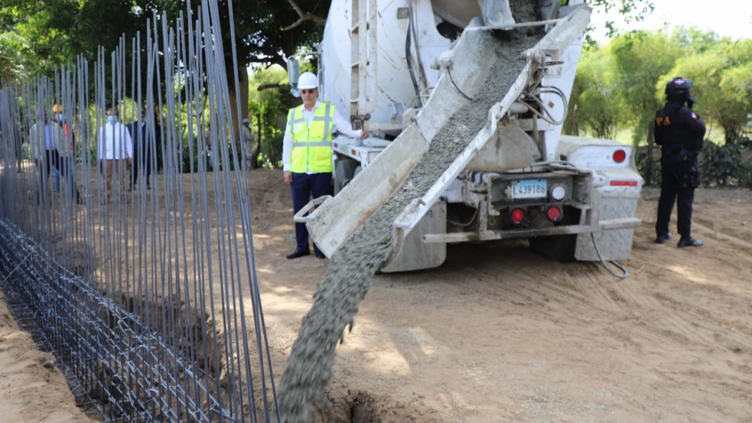 Gobierno garantiza que afectados por verja fronteriza serán compensados