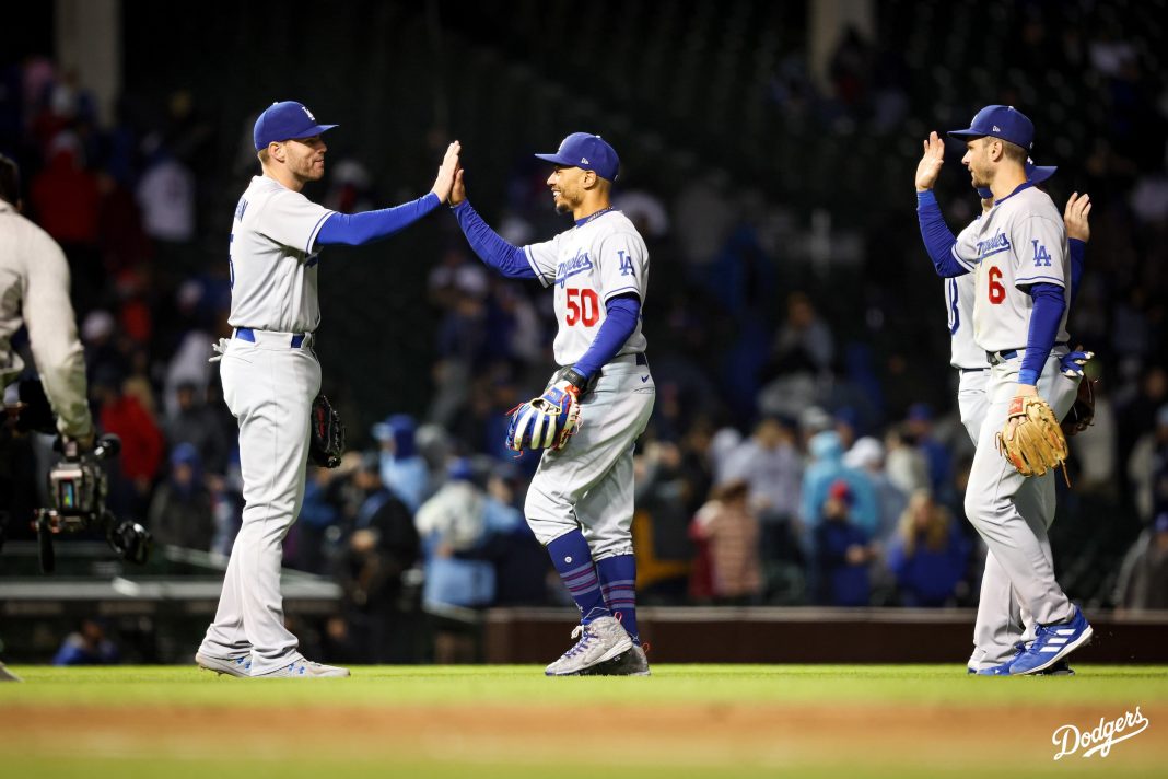 Dodgers barren doble tanda contra Cachorros; hilan 5 triunfos