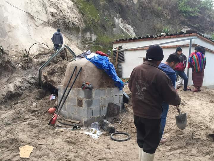 Tres niñas mueren soterradas en Guatemala debido a derrumbe por las lluvias