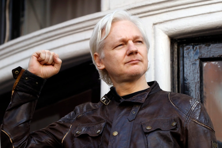 Assange podría ser condenado a prisión perpetua por decir la verdad