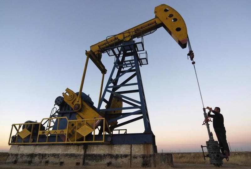 El petróleo de Texas sube un 2,3% y cierra en 122,11 dólares el barril