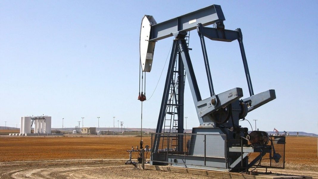 El petróleo Brent sube un 2,40 %, hasta 117,99 dólares