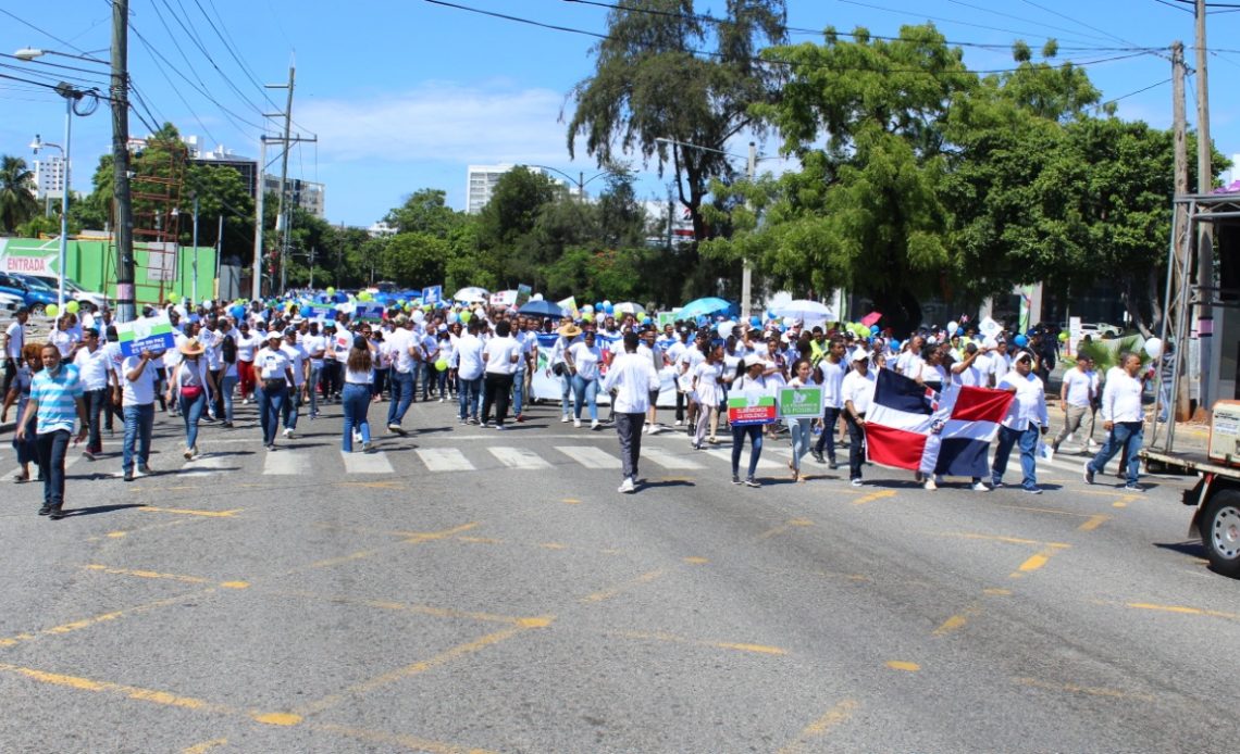 Miles de personas marcharon junto al Partido País Posible contra de la violencia - Noticias de hoy en República Dominicana | De Último Minuto