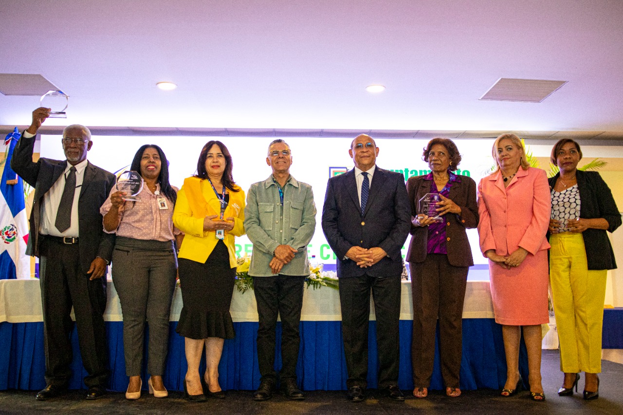 INFOTEP entrega certificados a colaboradores del Ayuntamiento de Santo Domingo Este - Noticias de hoy en República Dominicana | De Último Minuto
