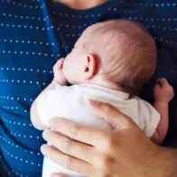 Abinader aumenta licencias y permisos por paternidad a servidores público