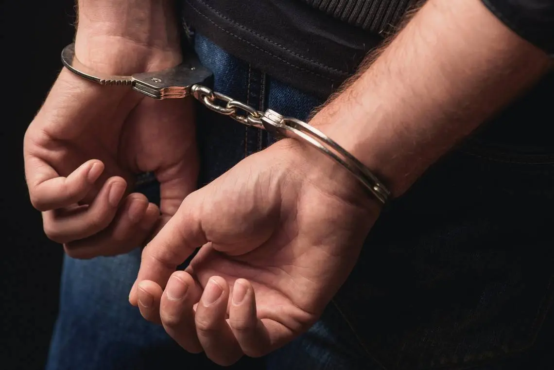 Apresan hombre que robó mas de 100 mil pesos en establecimiento comercial - Noticias de hoy en República Dominicana | De Último Minuto