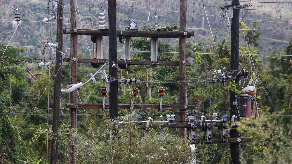 Aprueban 600 millones de dólares para restaurar red eléctrica de Puerto Rico