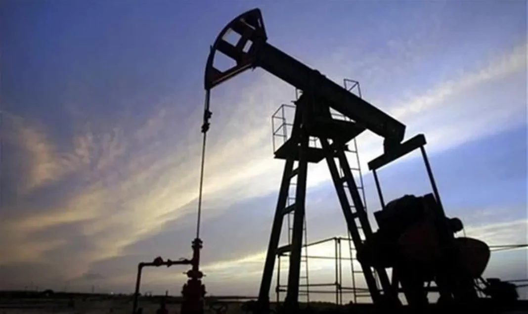 El petróleo de Texas sube un 2% y cierra en 111,76 dólares el barril