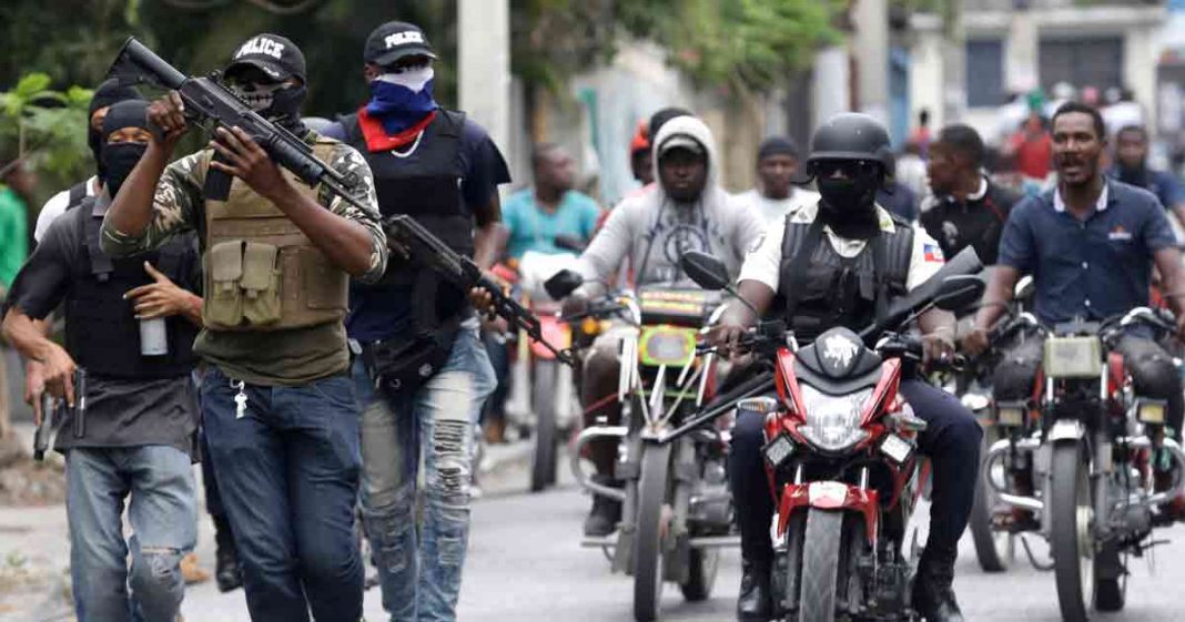 Pandilla asalta y toma control de Palacio de Justicia en Haití