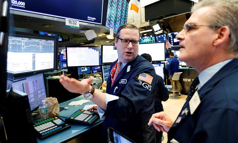 Wall Street cierra con ganancias y el Dow Jones sube un 2,15%