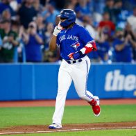 Vladimir Guerrero Jr. conecta su jonrón número 100 en Grandes Ligas - Noticias de hoy en República Dominicana | De Último Minuto
