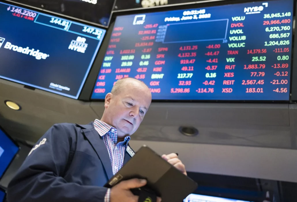 Wall Street cierra con claras subidas y el Dow Jones gana un 2,15%