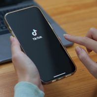 Demandan a TikTok por la muerte de dos niñas que realizaron el viral 'desafío de apagón' - Noticias de hoy en República Dominicana | De Último Minuto