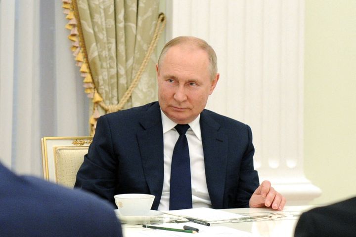 Putin advierte que Rusia no ha empezado aún 