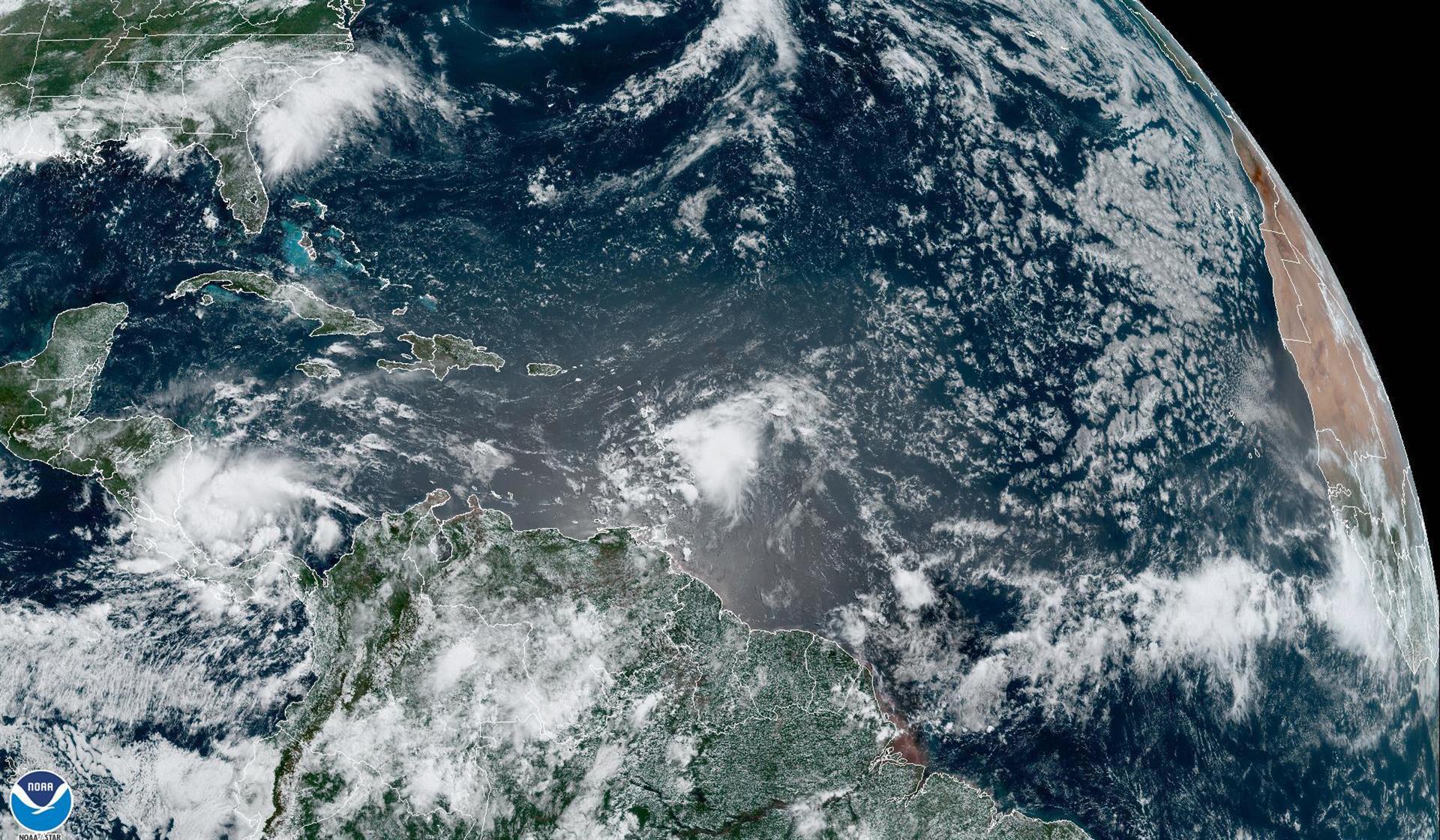 Bonnie se convierte en huracán frente a las costas de México en el Pacífico - Noticias de hoy en República Dominicana | De Último Minuto