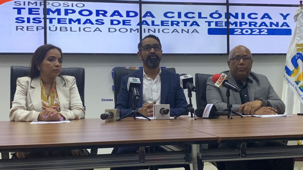 Defensa Civil anuncia simposio “Temporada Ciclónica y Sistemas de Alerta Temprana 2022”