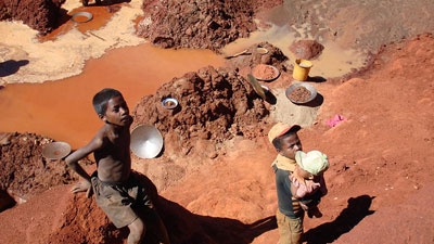 Mueren al menos 7 menores por la explosión de una mina artesanal en Togo