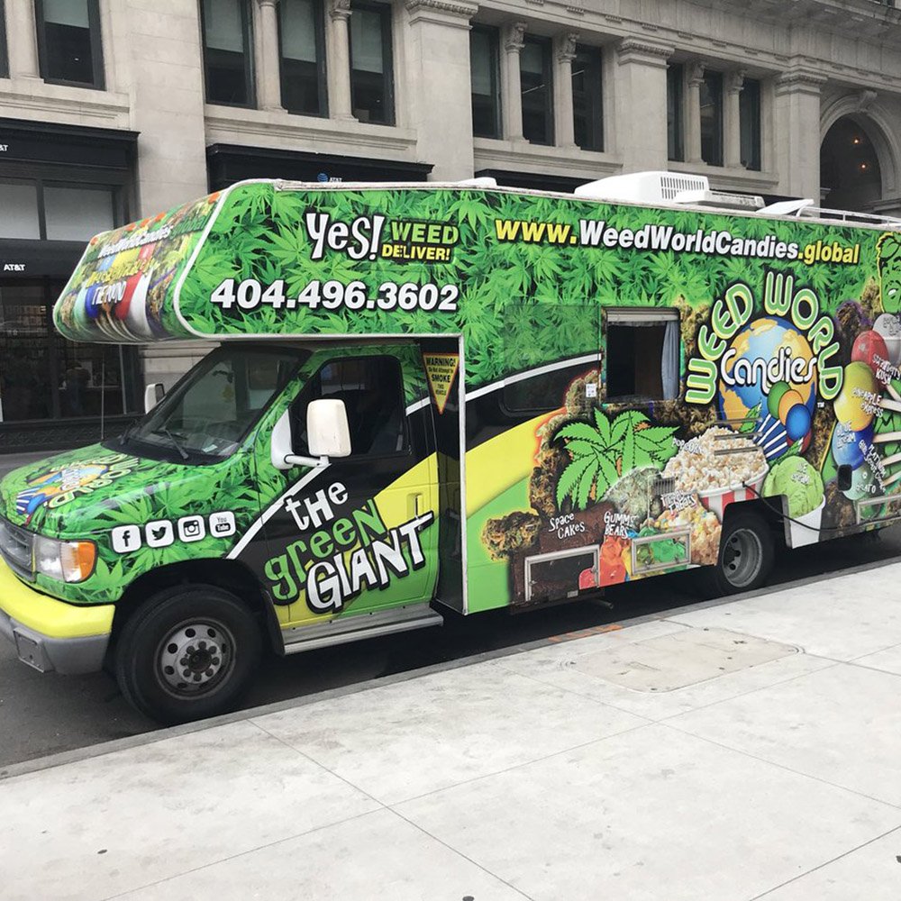 Retiran de Times Square una veintena de camionetas de venta de cannabis