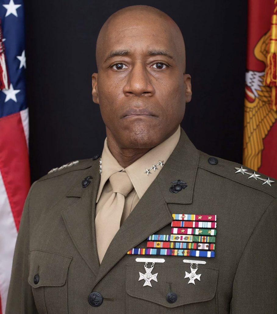 EEUU nombra al primer general afroamericano de 4 estrellas de marines