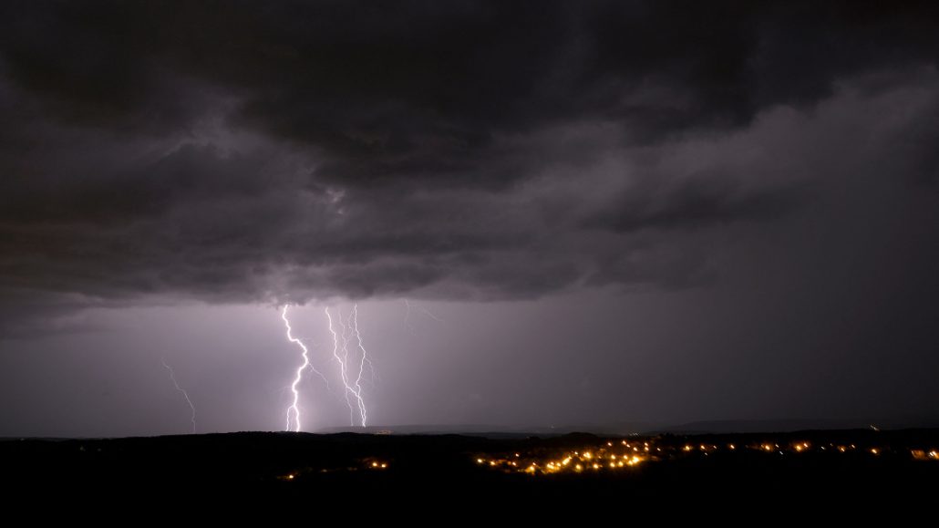 Vientos huracanados y tormentas eléctricas dejan muertos y heridos en Francia e Italia