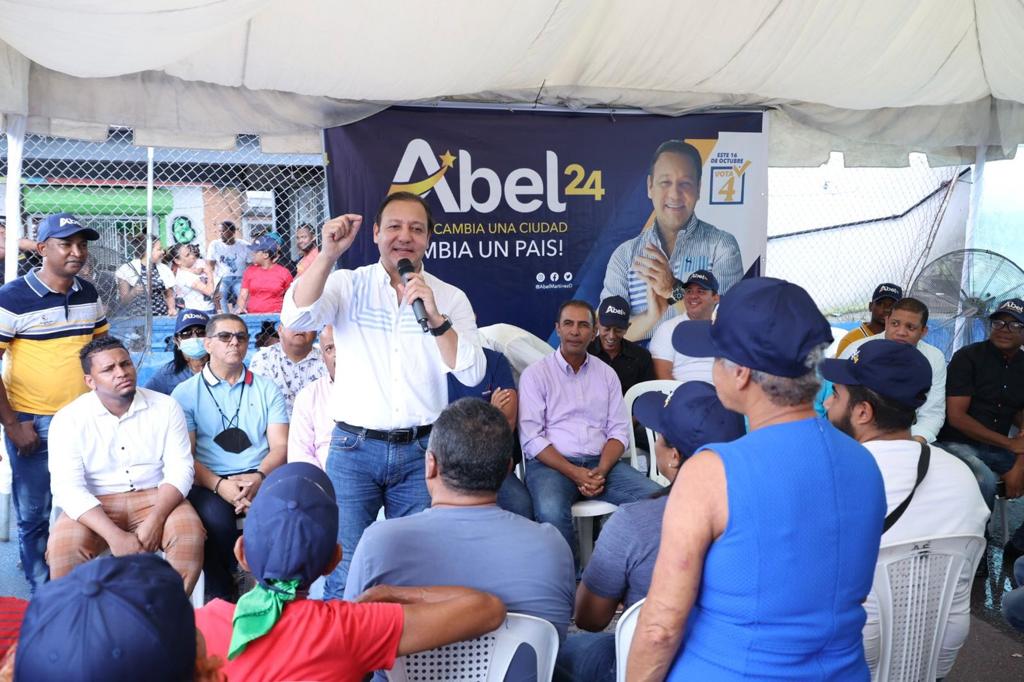 Abel: “Mientras el Gobierno habla de buenas intenciones los dominicanos viven un infierno”